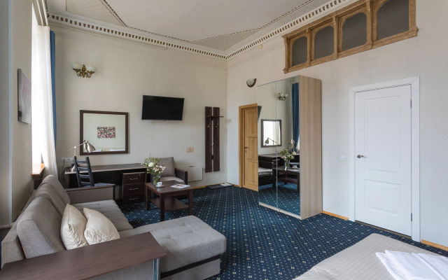 Aleksandr Hotel
