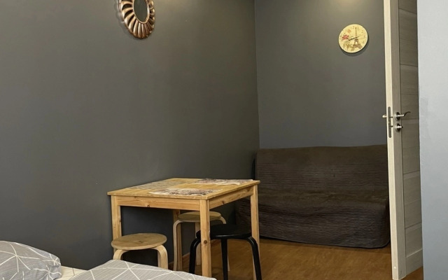 Na Ulitse Lyotchika Ulyyanina 7 Flat