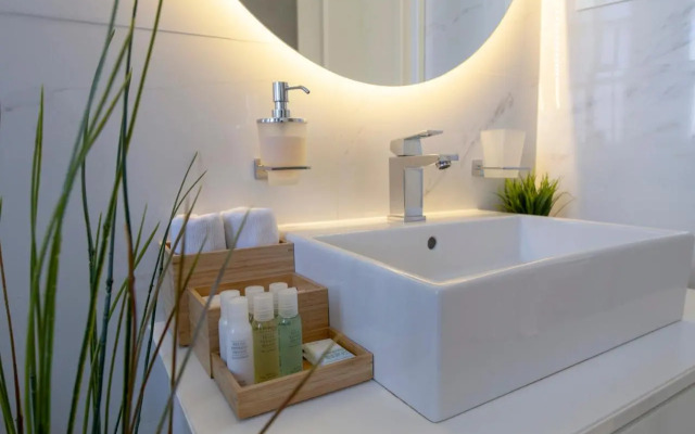 Отель Public House