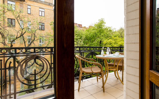 Senator City Center Apartments