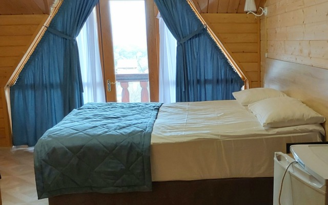 U Goryi Lyubava Guest House