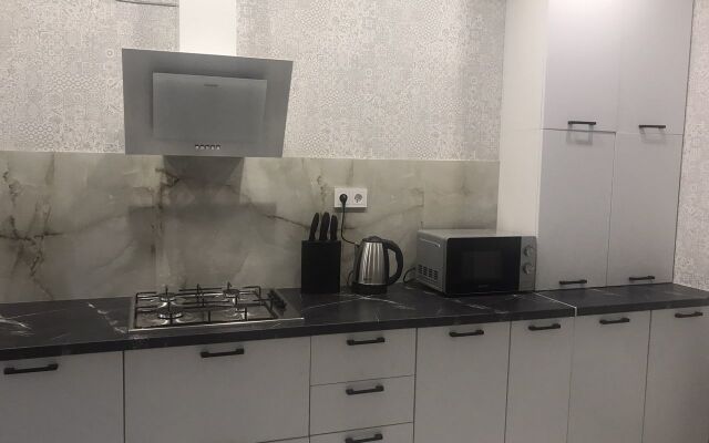 Stilnaya Ryadom S Morem Flat