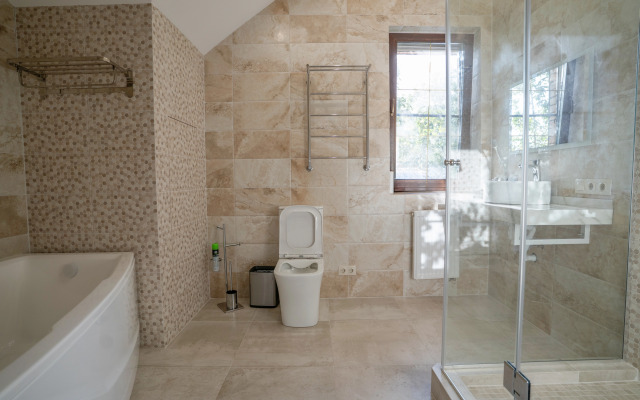 Вилла Загородный дом у озера в Подмосковье