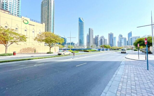 bnbmehomes | Stunning City Skyline View, Downtown-1307 Apartments