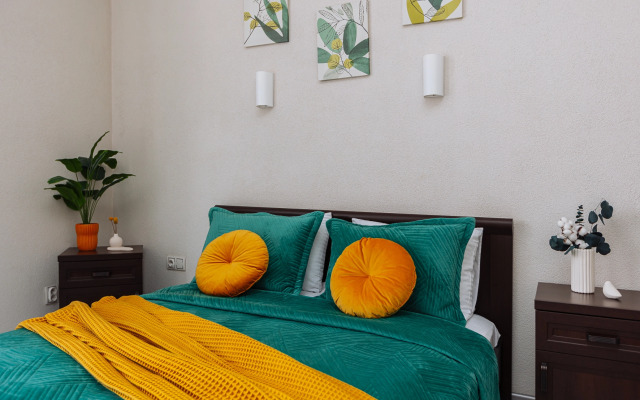 Dushevnaya, uyutnaya v parke na beregu ozera Flat