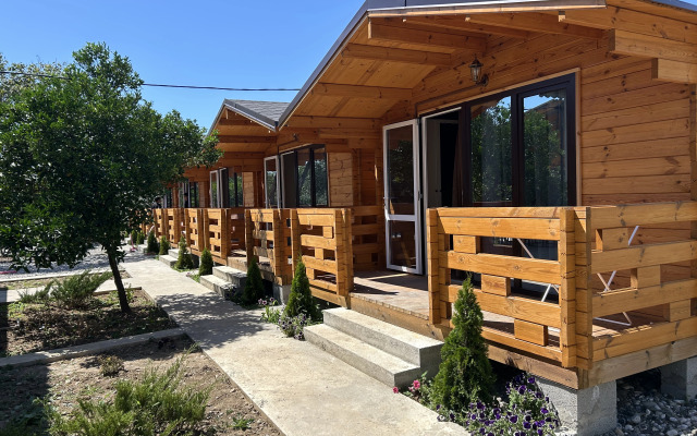 Gostevye Domiki U Tigrana Guest House