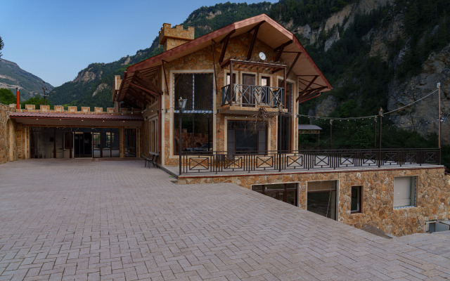 Гостевой дом  Шале Карата