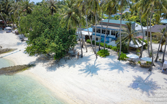 Batuta Maldives Surf View