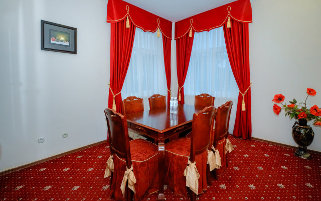 Kiparis Hotel