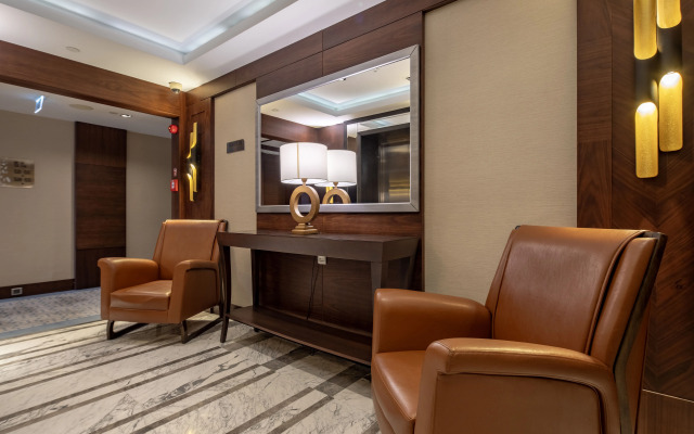 Royal Stay Palace Hotel