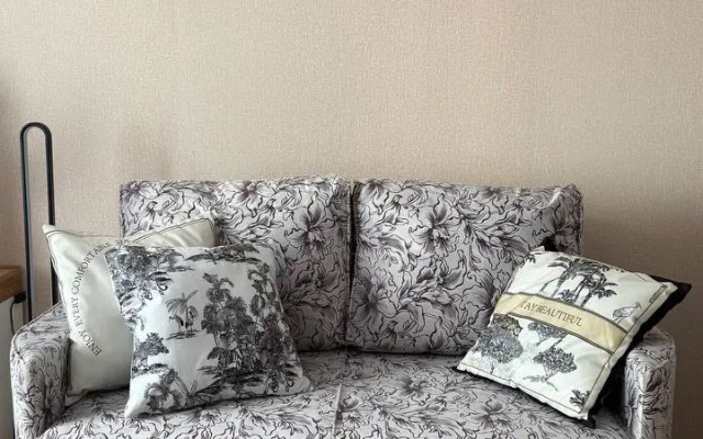 Квартира Уютная студия в 5 минутах от ТРЦ Планета