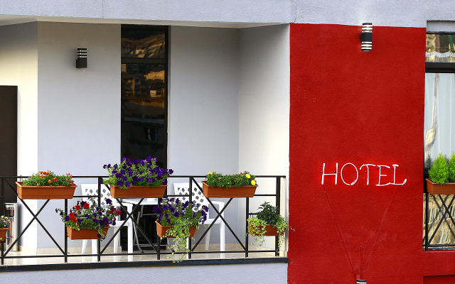 Guru Hotel