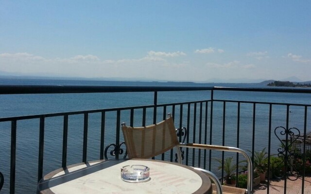 Artemis Hotel