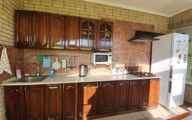 Zamok Na Zemlyanichnoj Guest House