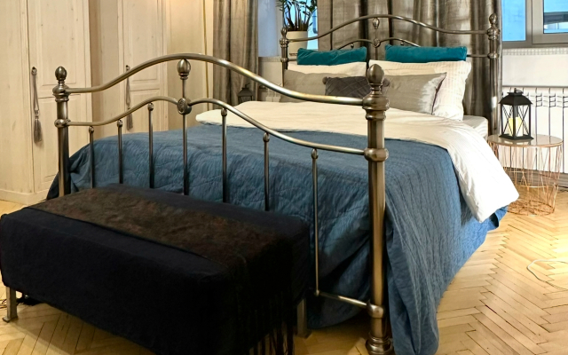 Квартира с видом на Универмаг у Красного Моста