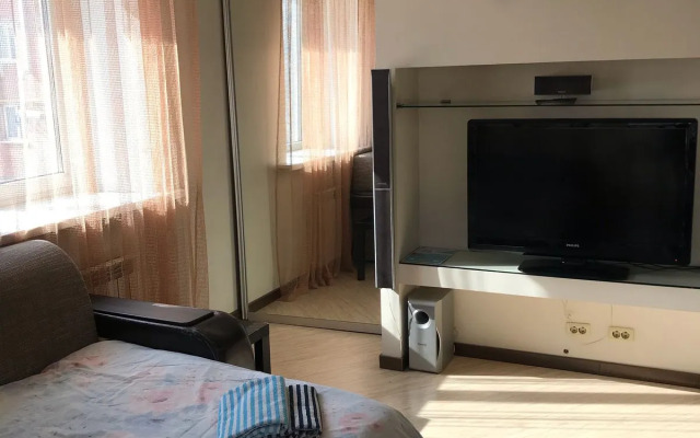 Квартира на 50 лет Октября 16