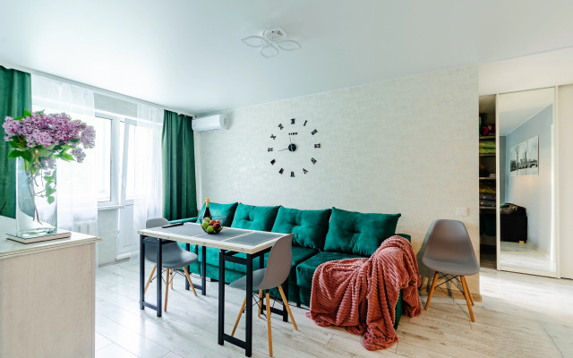 S Sovremennym Remontom Flat