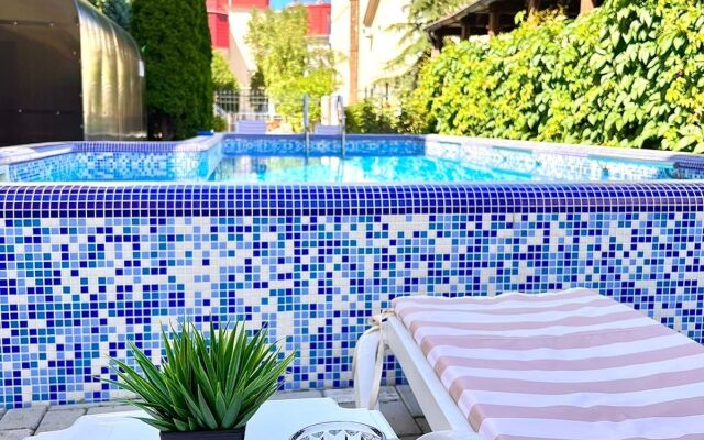 Eklips Hotel