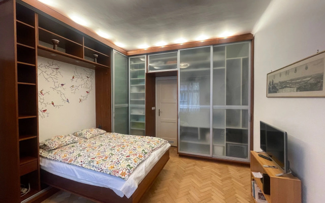 Flora Apartments