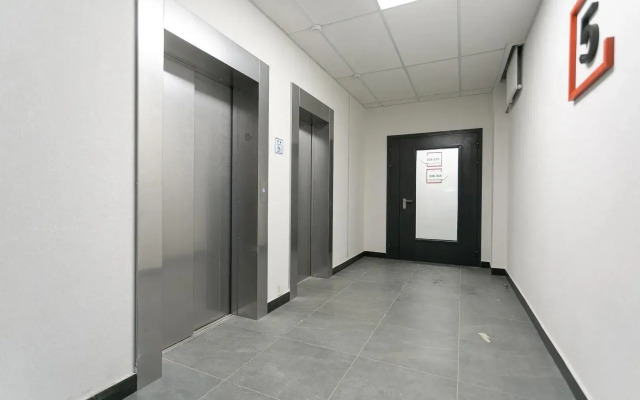 335 Na Farforovskoy 7k2 Apartments
