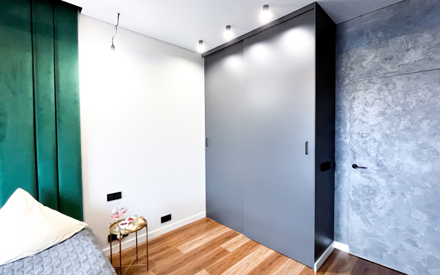 Na Krasnom 222/3 Apartments