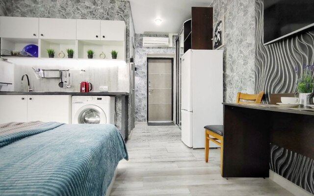 Guru c Laundzh Zonoj na Balkone Flat