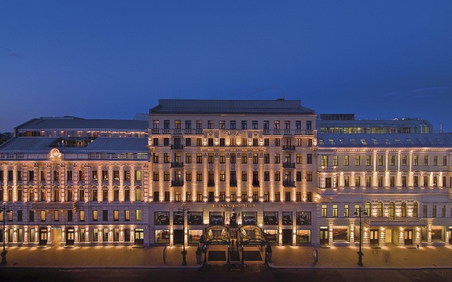 Corinthia Hotel