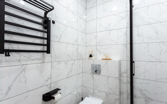 S Balkonom I Vidom Na Lesopark Alleya 326 Flat
