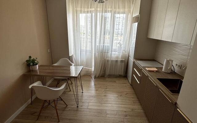 So Svetloy Auroy Flat