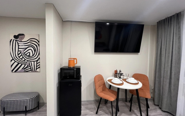 Апартаменты 4 оранжево-черные