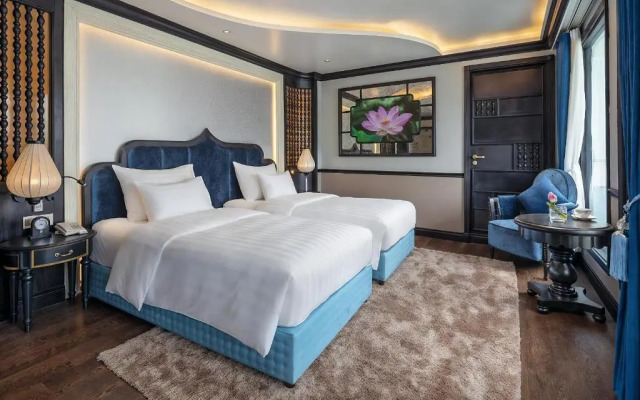 Verdure Lotus Luxury Cruise Hotel