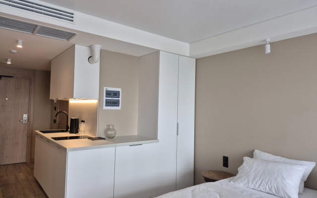 Апартаменты LuxApart Салова 61