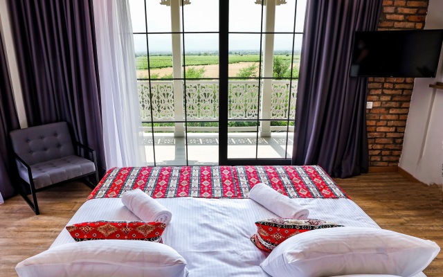 Chateau Artwine Hotel