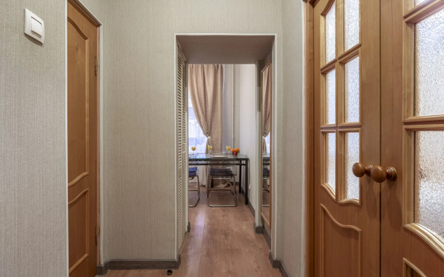 Na Lomonosovskoy Flat