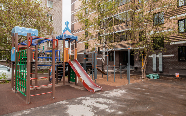 Reshetnikova 18 Flat