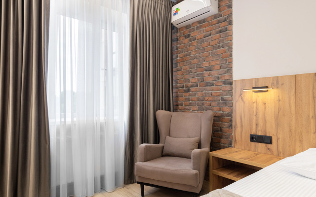 Na Pervomajskoj 70/66 SutkiRu Flat
