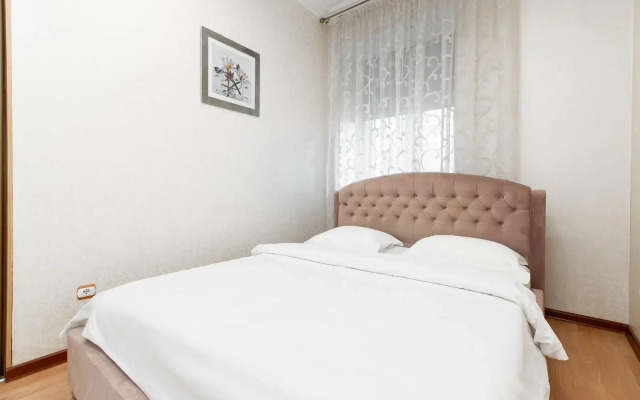 Апартаменты Люксовые апартаменты 2 спальни два санузла на Независимости 13