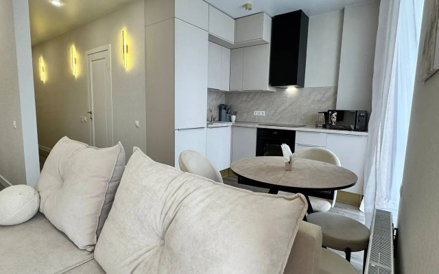 Studiya S Velikolepnym Vidom Na Reku Flat