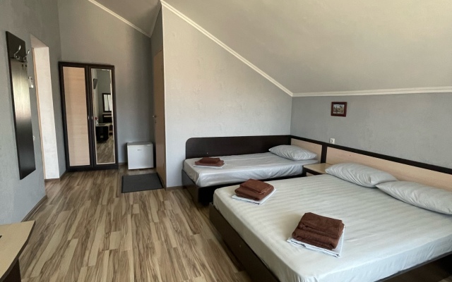 Dzhuliya Guest House