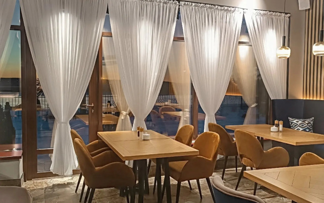 Kristall Hotel
