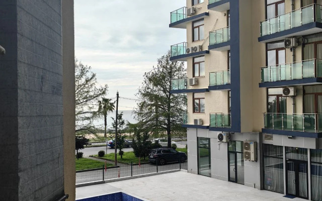 Uyutnaya studiya na beregu chernogo morya Apartments