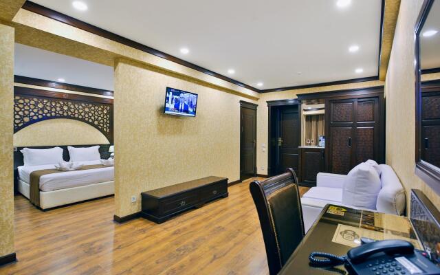Orient Star Varahsha Hotel