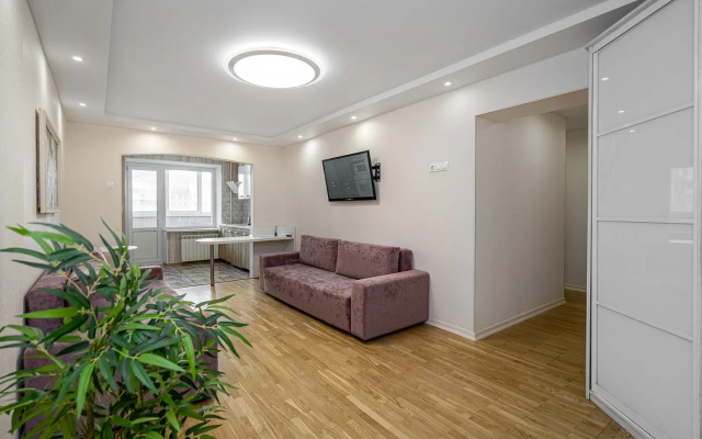 Apartamenty Ladgorna cetyrehkomnatnye  vozle TC Galerea