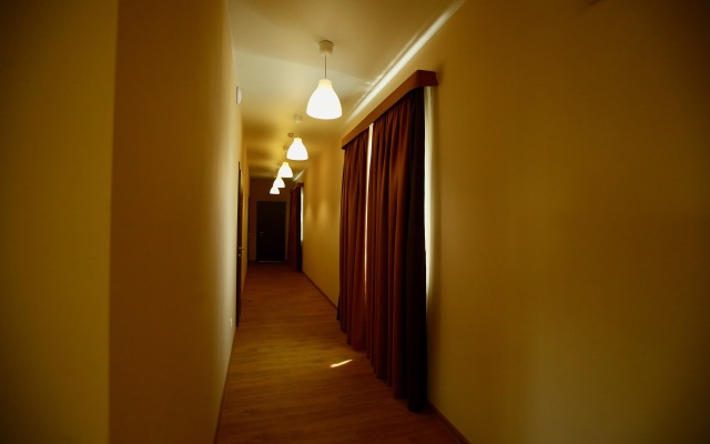 TK's House Guest House