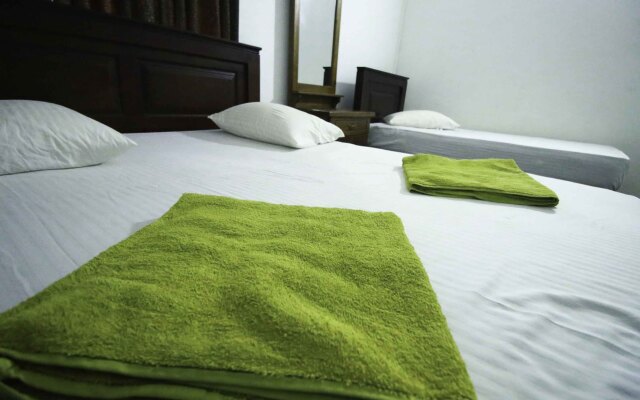 Yoho Solid Polhengoda Hotel