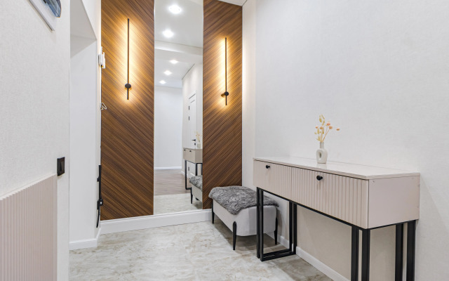 Na Ulitse Zhoshy Khana, 13 Flat
