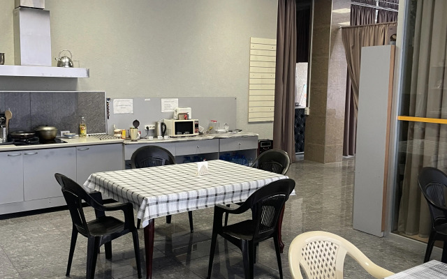 Tsentralnyij Guest House