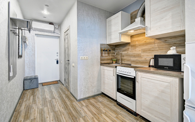 Uyutnye  MorskayaSimfonya-2 s balkonom, vannoj, bassejnom na territorii ZhK Apartament