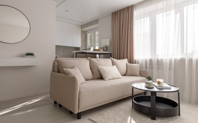 Yevrouyut svetlaya studiya vozle dostoprimechatelnostey Flat