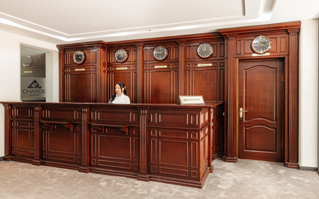 Курортный отель Charos Family